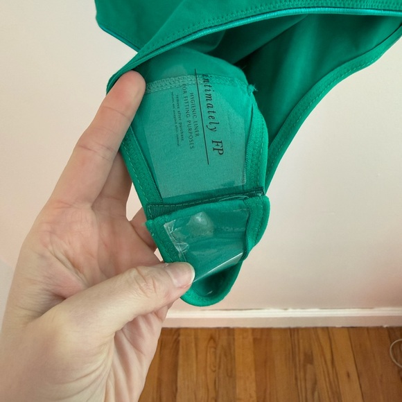 Free People NWOT Green Short Sleeve Bodysuit - Picture 5 of 6